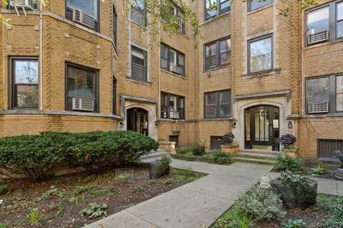 541 W Brompton Avenue, Chicago, IL 60657