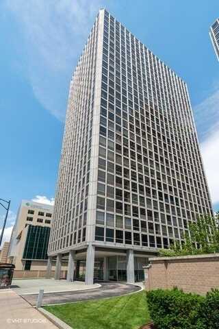 340 W Diversey Parkway, Chicago, IL 60657