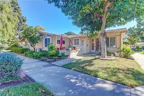 407 Ave Castilla, Laguna Woods, CA 92637