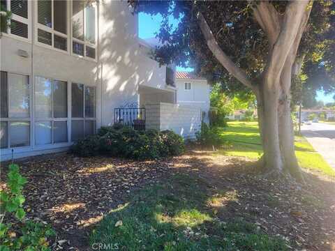 2111 Via Puerta, Laguna Woods, CA 92637