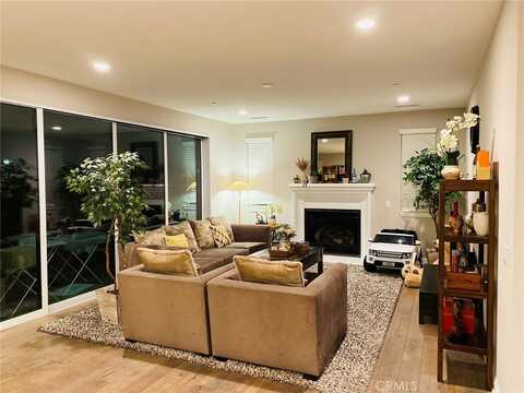 118 Smallwheel, Irvine, CA 92618