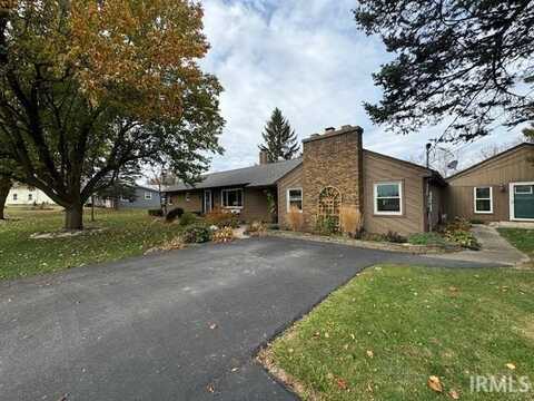 706 W Toledo, Fremont, IN 46737