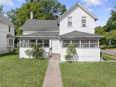 676 Carlysle Street, Akron, OH 44310