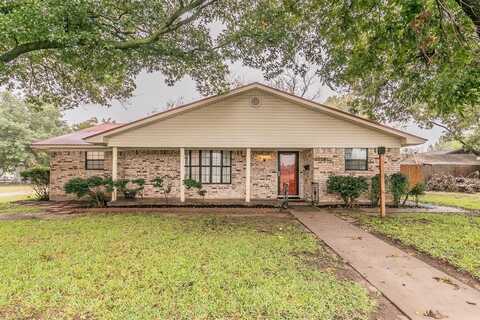 602 E Greenwood Avenue, Bowie, TX 76230