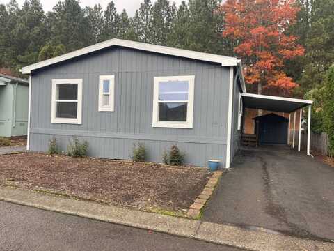 10400 SE COOK CT, MILWAUKIE, OR 97222