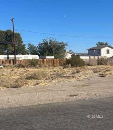 S Mahan ST, Ridgecrest, CA 93555