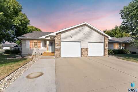 210 W Maple St, Harrisburg, SD 57032