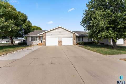 210 W Maple St, Harrisburg, SD 57032