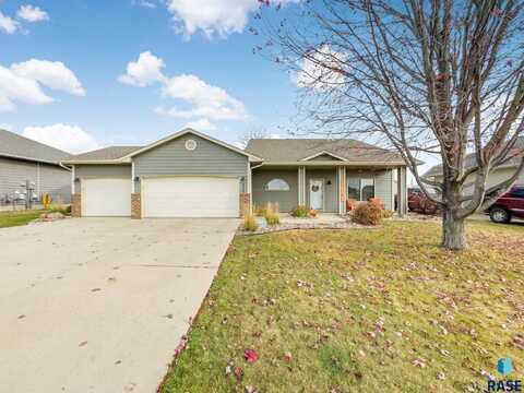 910 Woodmont Ave, Harrisburg, SD 57032