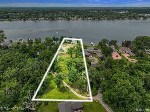 4796 DOW RIDGE Road, Orchard Lake, MI 48324