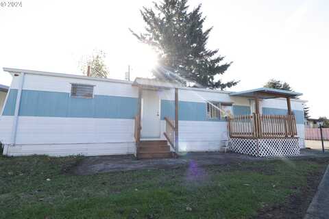 7635 SE JOHNSON CREEK BLVD, Portland, OR 97206