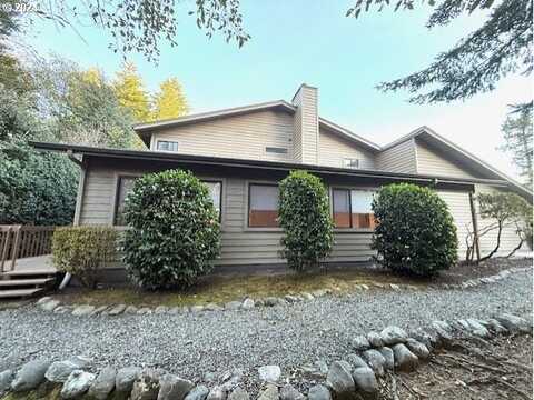 1734 ARCH LN, Brookings, OR 97415