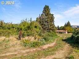 3950 PORTLAND DR, Hood River, OR 97031