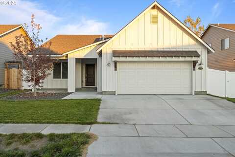 1938 NW ARCHER DR, Hermiston, OR 97838