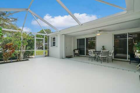 9102 Chapman Oak Court, Palm Beach Gardens, FL 33410