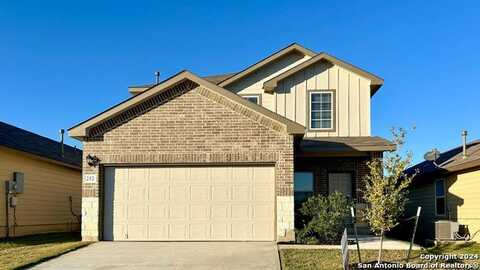 252 Middle Green Loop, Floresville, TX 78114