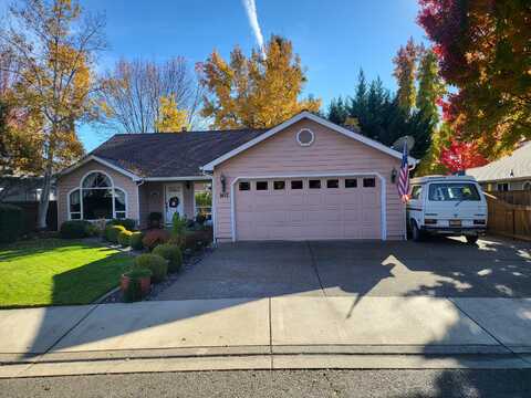 1612 Inverness Drive, Medford, OR 97504