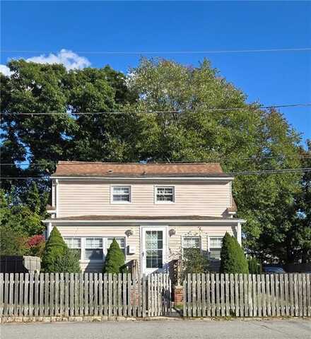 26 May Avenue, Warwick, RI 02889