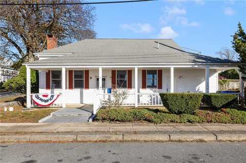 5 Thames Street, Bristol, RI 02809