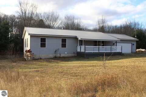 9396 SW Raspberry Ridge, Fife Lake, MI 49633