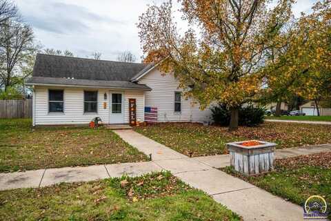 130 W 4th St, Lyndon, KS 66451