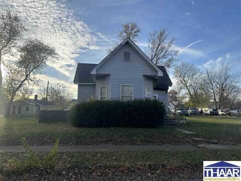 823 S 16th Street, Terre Haute, IN 47807