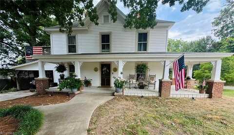 216 2nd Street, Denton, NC 27239