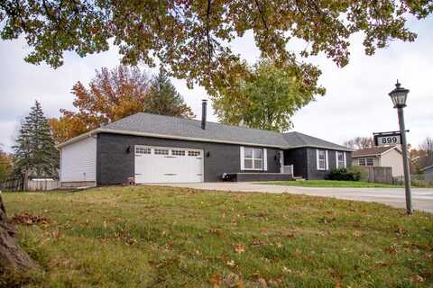 899 Lynkaylee Drive, Waterloo, IA 50701