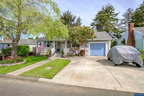 333 NE 7th St, Newport, OR 97365