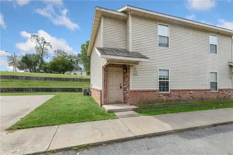 703 W Garland ST Unit #A, Siloam Springs, AR 72761