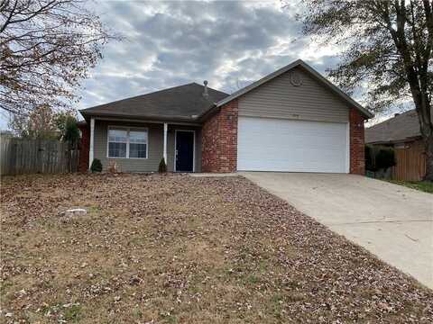 818 Eastview DR, Fayetteville, AR 72701