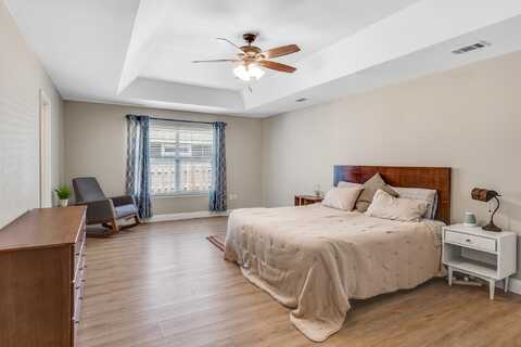Lauren, DESTIN, FL 32541