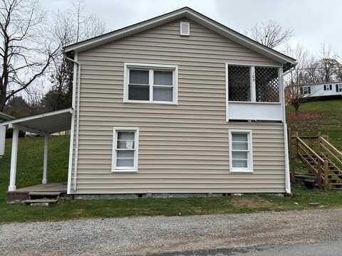 105 PARK STREET, SOPHIA, WV 25921