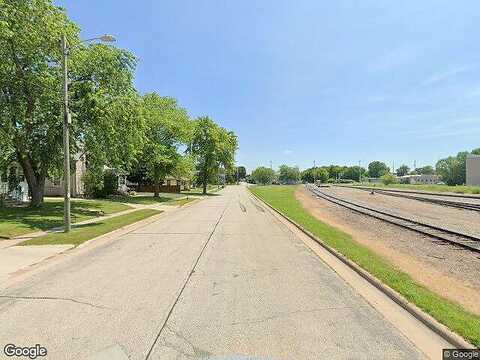 W 4Th Ave, Neenah, WI 54956