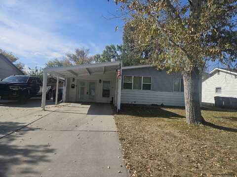 902 STEVENS DR, Cheyenne, WY 82001