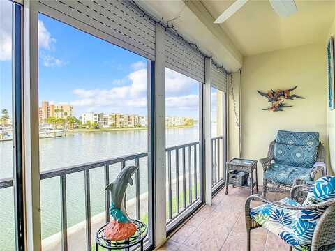 Bay Island Dr S, South Pasadena, FL 33707