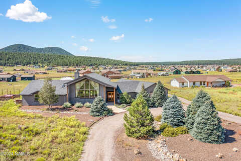 W Dreamview, Flagstaff, AZ 86001