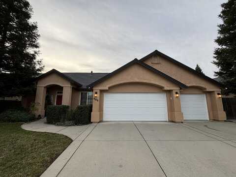 680 San Gabriel Street, Redding, CA 96003