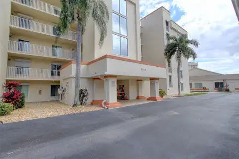 Huntington Lane #1402, Rockledge, FL 32955