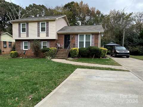 321 Stone Post Road, Charlotte, NC 28217