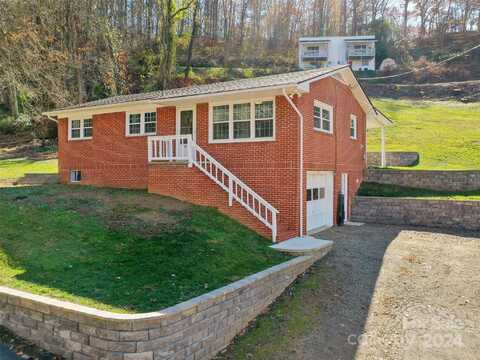 22 Yarborough Street, Waynesville, NC 28786