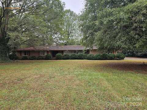 5913 Robin Hollow Drive, Mint Hill, NC 28227