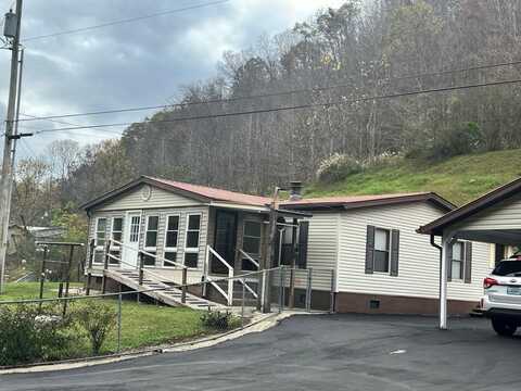 315 Slones Branch, Raccoon, KY 41557