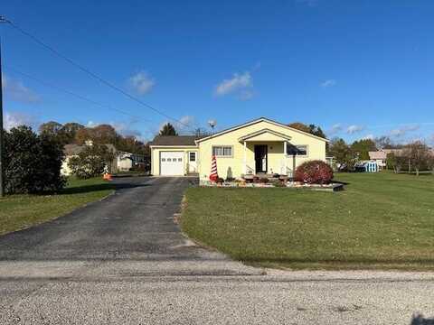 135 E Spring ST, Saint Ignace, MI 49781