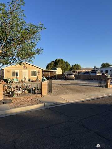 10237 AVENIDA COMPADRES, Yuma, AZ 85365