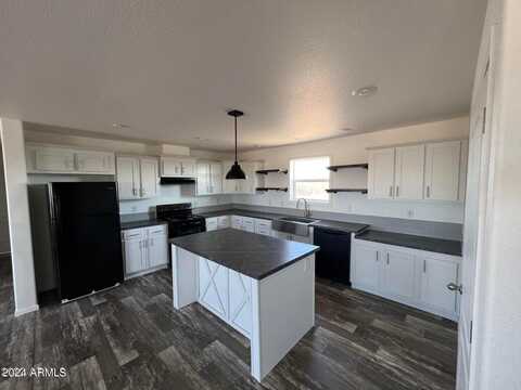 9713 S THORNTON Road, Casa Grande, AZ 85193