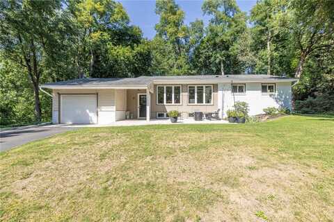 21 Hunters Run, Perinton, NY 14534