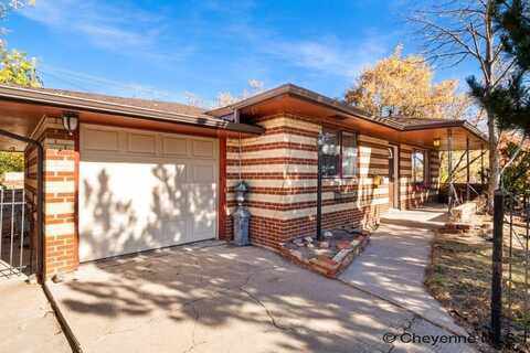 2620 HENDERSON DR, Cheyenne, WY 82001