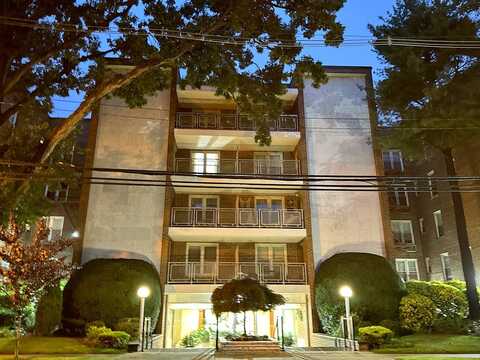 Brooklyn Ave Unit 3K, Freeport, NY 11520