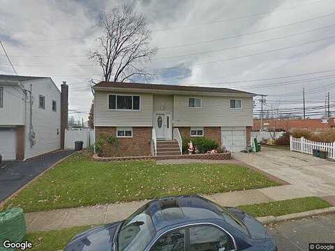 10Th, LINDENHURST, NY 11757